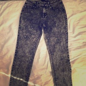 Acid washed high waisted jeans
